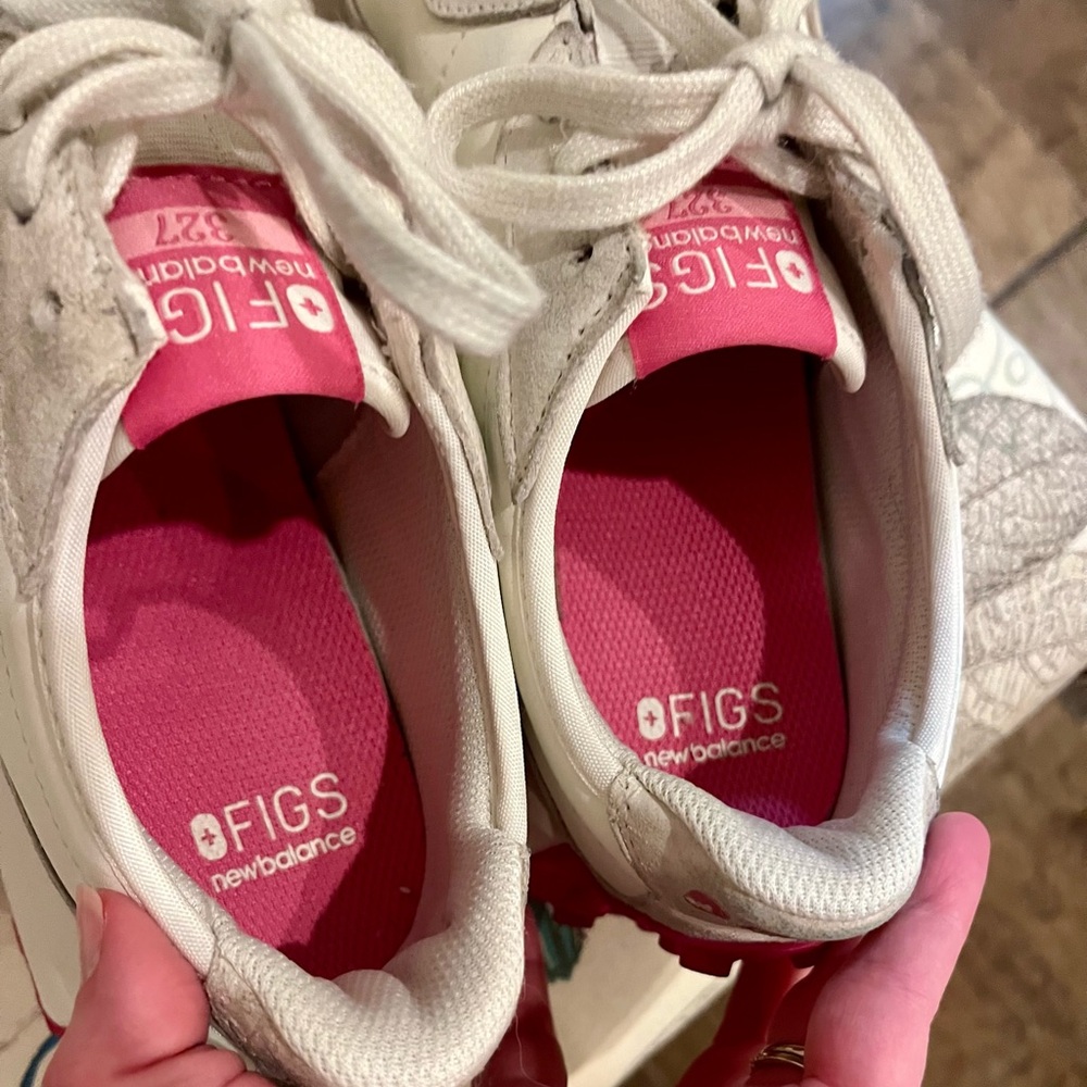 New Balance 327 x FIGS Pink, white/cream
Size Women’s 9.5 - Picture 10 of 13